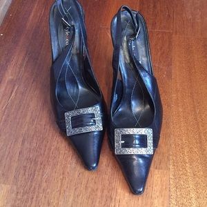 Black leather pump